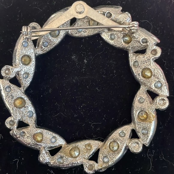 Vintage Elegant Silver Crystal Brooch - Picture 4 of 5